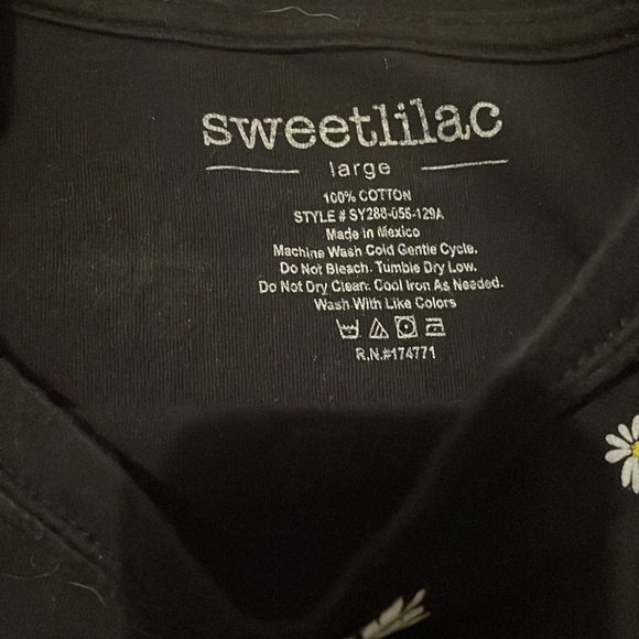 Black with daisy top - Picture 2 of 2